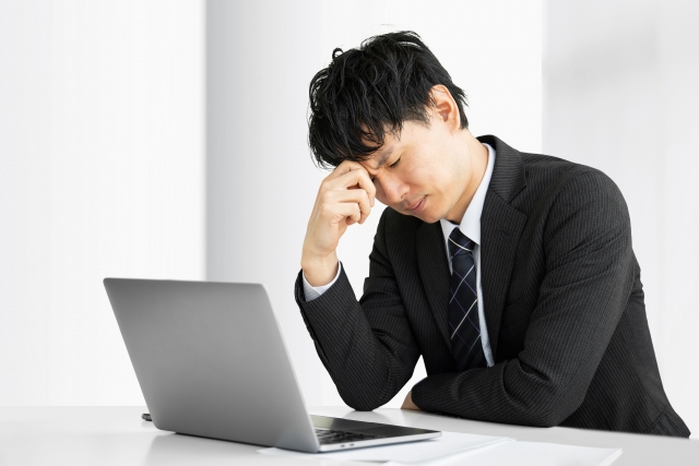 就活で悩む学生イメージ画像